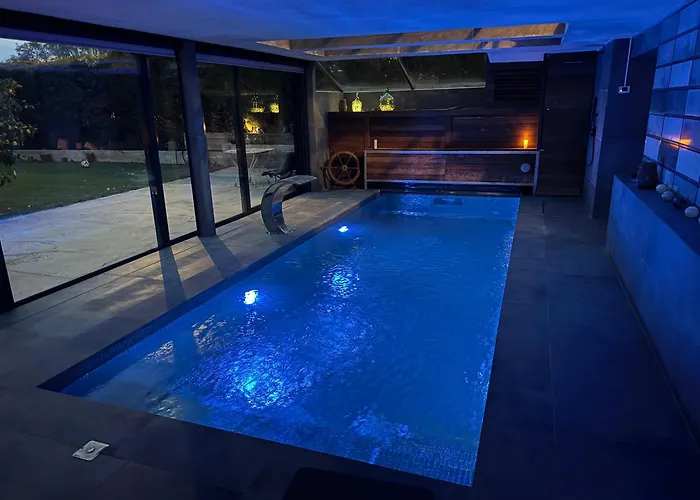 With Pool Barcelona Appartement *